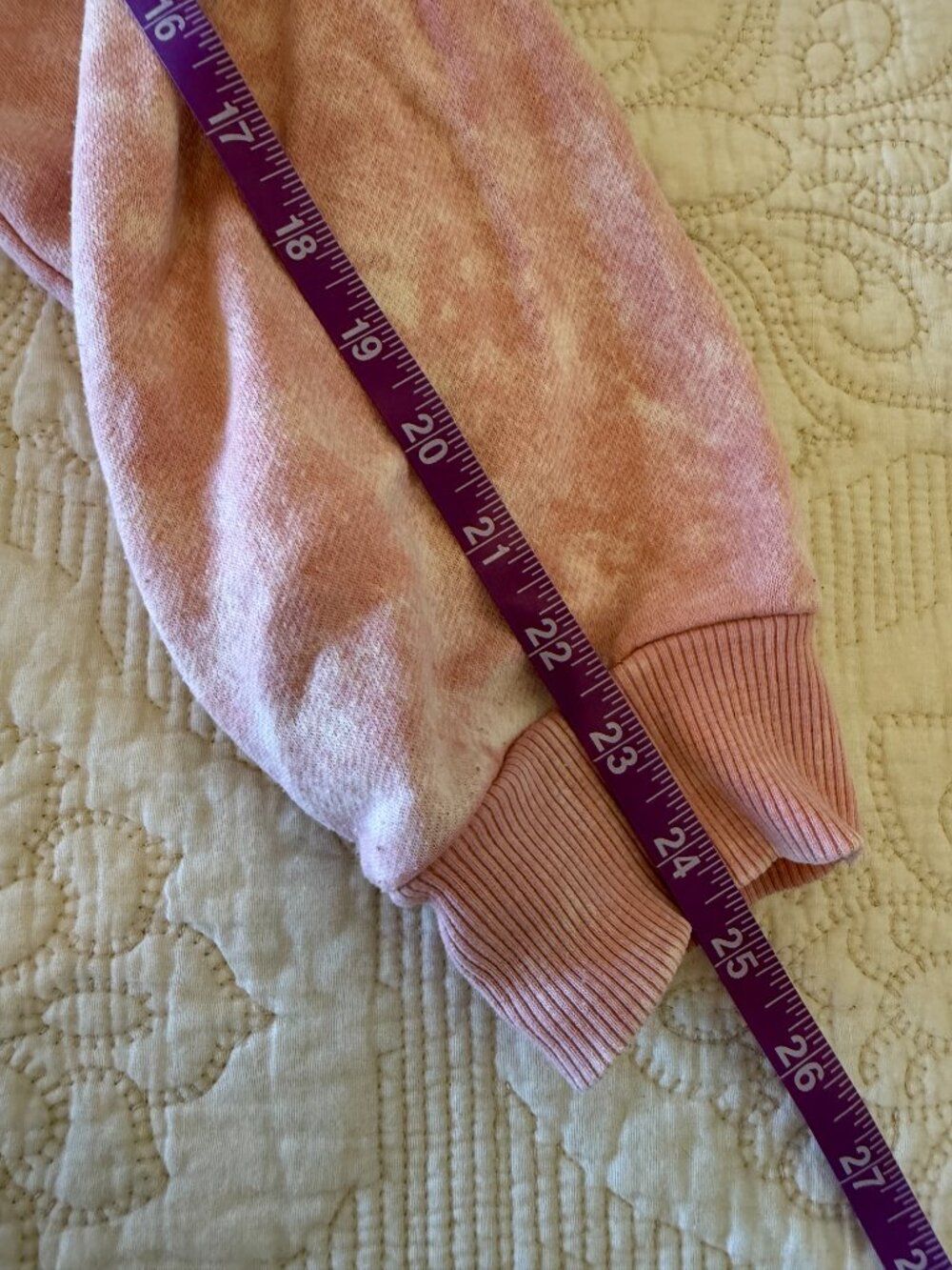 Pink "Choose Happiness" graphic sweatshirt. - Picture 5 of 6